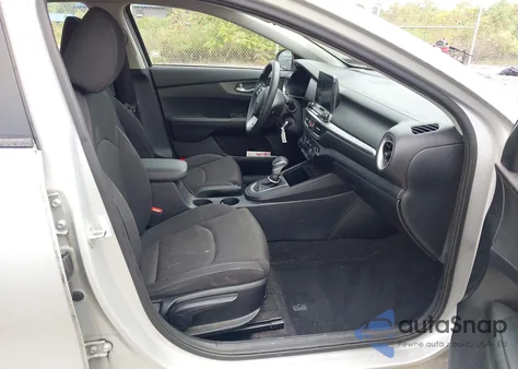 2019 Kia Forte Lxs z USA, uszkodzony, nr VIN 3KPF24AD8KE022447